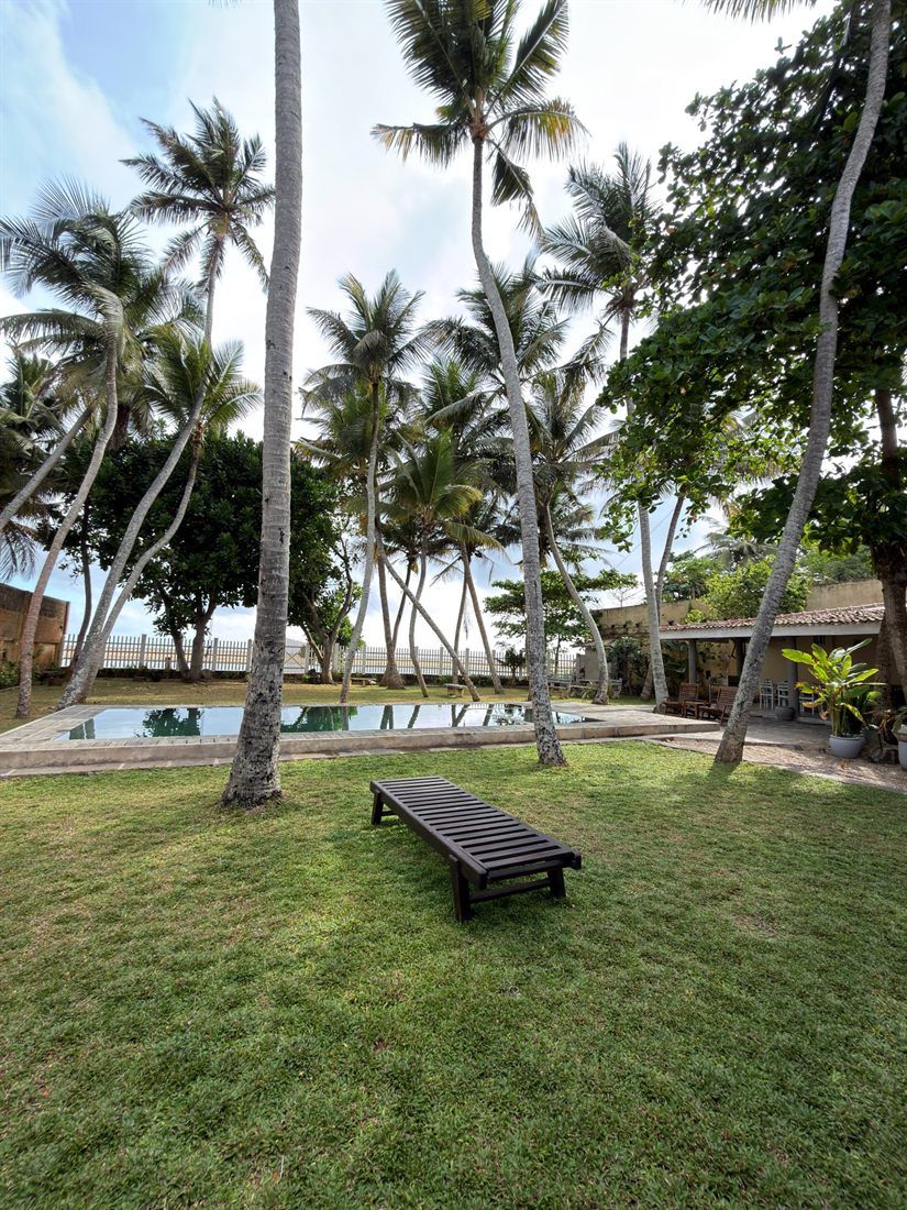 The garden and sea at Villa Inlet Galle